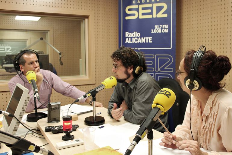 Daniel Simón, concejal de cultura y Rosa Castells, directora del MACA nos presentan el "Año Sempere" Daniel Simón, concejal de cultura y Rosa Castells, directora del MACA nos presentan el "Año Sempere"