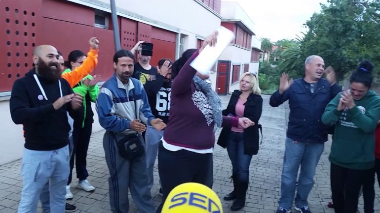 PAH a las puertas de viviendas de la Sareb PAH a las puertas de viviendas de la Sareb