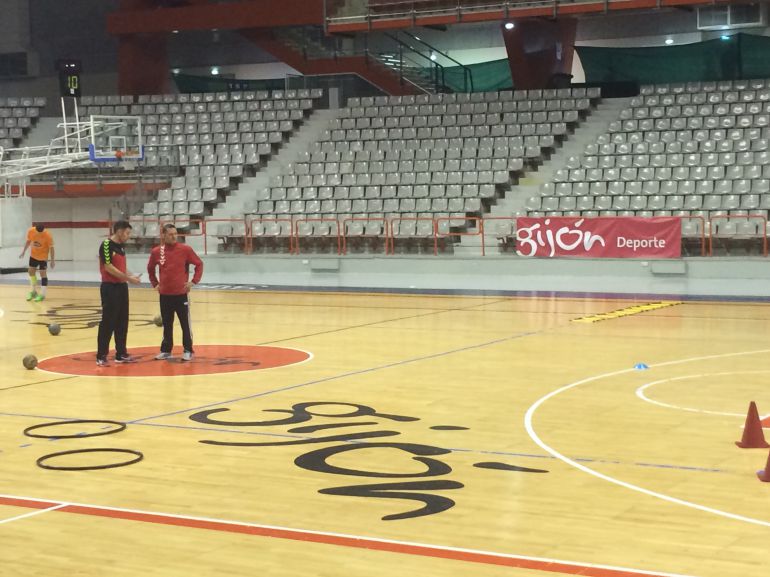 Vuelve el balonmano tras el primer parón liguero del año Vuelve el balonmano tras el primer parón liguero del año