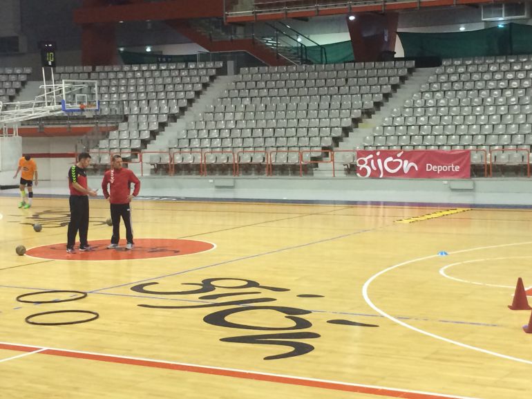 Sergio Cotelo debuta con una contundente victoria Sergio Cotelo debuta con una contundente victoria