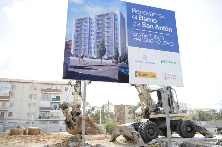 Continúan las obras en el barrio de San Antón Continúan las obras en el barrio de San Antón