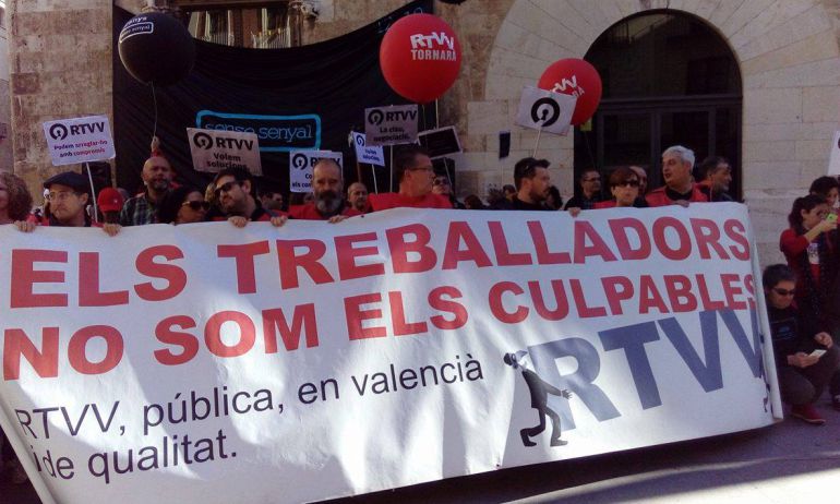 Dos años sin RTVV: Los ex trabajadores se sienten “utilizados” por el Consell Dos años sin RTVV: Los ex trabajadores se sienten “utilizados” por el Consell