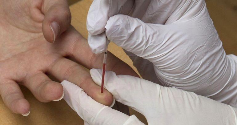 Les farmàcies catalanes han fet 11.000 proves de detecció ràpida del VIH Les farmàcies catalanes han fet 11.000 proves de detecció ràpida del VIH