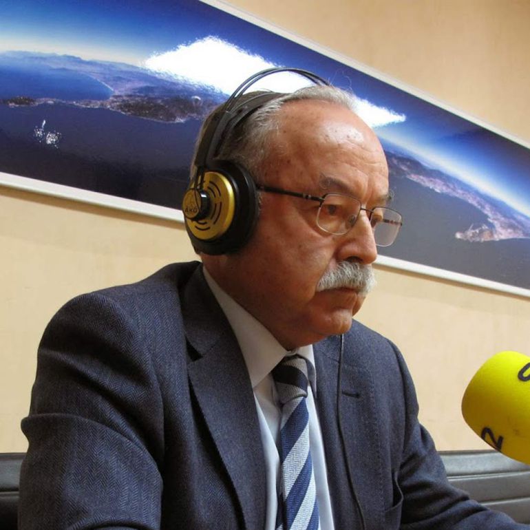 Manuel Morón durante una conexión con Radio Algeciras. Manuel Morón durante una conexión con Radio Algeciras.
