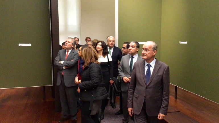 Méndez de Vigo ha recorrido las paredes vacías de la Aduana Méndez de Vigo ha recorrido las paredes vacías de la Aduana