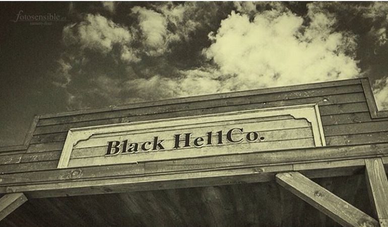 El cineasta colmenareño recreará su última película ‘Stop Over in Hell’ en una de las carrozas que acompañarán a los Reyes Magos por el municipio. El cineasta colmenareño recreará su última película ‘Stop Over in Hell’ en una de las carrozas que acompañarán a los Reyes Magos por el municipio.
