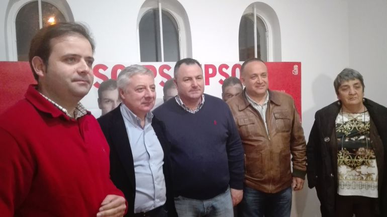 José Blanco, acompañado de miembros del PSOE leonés José Blanco, acompañado de miembros del PSOE leonés
