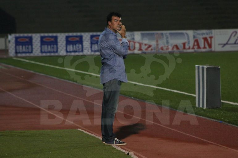 Rafa Escobar en la banda del Municipal. Rafa Escobar en la banda del Municipal.