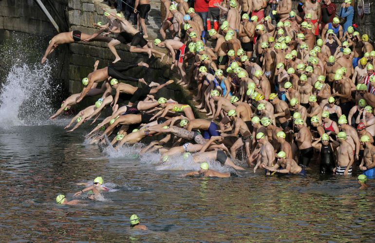 Multitudinario salto navideño al Cantábrico Multitudinario salto navideño al Cantábrico