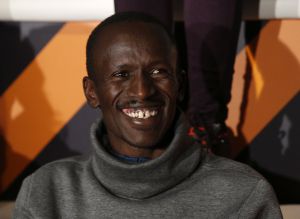 El atleta keniata Ezequiel Kemboi durante la rueda de prensa de los atletas más destacados que participarán en la San Silvestre Vallecana que se celebra mañana en Madrid. EFE/Zipi El atleta keniata Ezequiel Kemboi durante la rueda de prensa de los atletas más destacados que participarán en la San Silvestre Vallecana que se celebra mañana en Madrid. EFE/Zipi