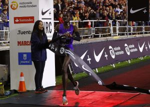 Kigan firmó en meta el tercer mejor tiempo de la historia de la San Silvestre Vallecana J.P.Gandul Kigan firmó en meta el tercer mejor tiempo de la historia de la San Silvestre Vallecana J.P.Gandul
