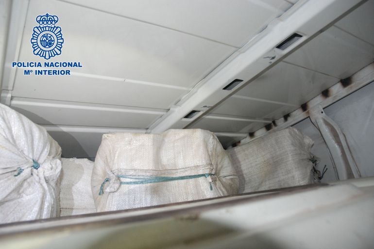 Intervenidas tres toneladas de cocaína que iban a ser compradas por narcos asentados en la Costa del Sol Intervenidas tres toneladas de cocaína que iban a ser compradas por narcos asentados en la Costa del Sol