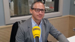 “Hemos recorrido medio mundo por el trabajo de mi marido” “Hemos recorrido medio mundo por el trabajo de mi marido”