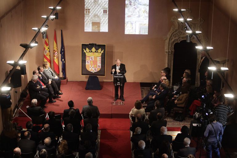 El historiador García Cárcel, durante su ponencia "La significación de Fernando el Católico, ayer y hoy", en el Salón del Trono de La Aljafería El historiador García Cárcel, durante su ponencia "La significación de Fernando el Católico, ayer y hoy", en el Salón del Trono de La Aljafería