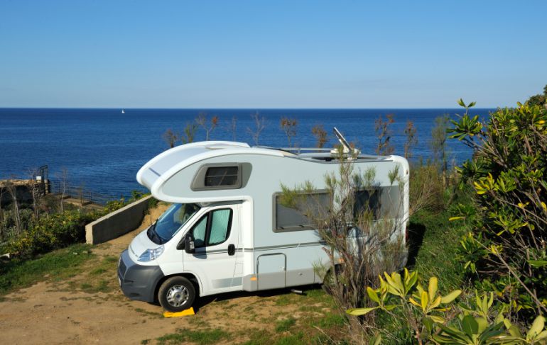 Águilas quiere regular las acampadas de autocaravanas Águilas quiere regular las acampadas de autocaravanas