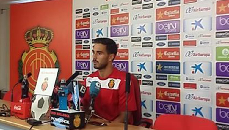 Javi Ros, durante una rueda de prensa Javi Ros, durante una rueda de prensa