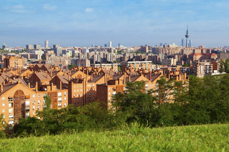 Vista de Vallecas desde el parque de las Siete Tetas. Vista de Vallecas desde el parque de las Siete Tetas.