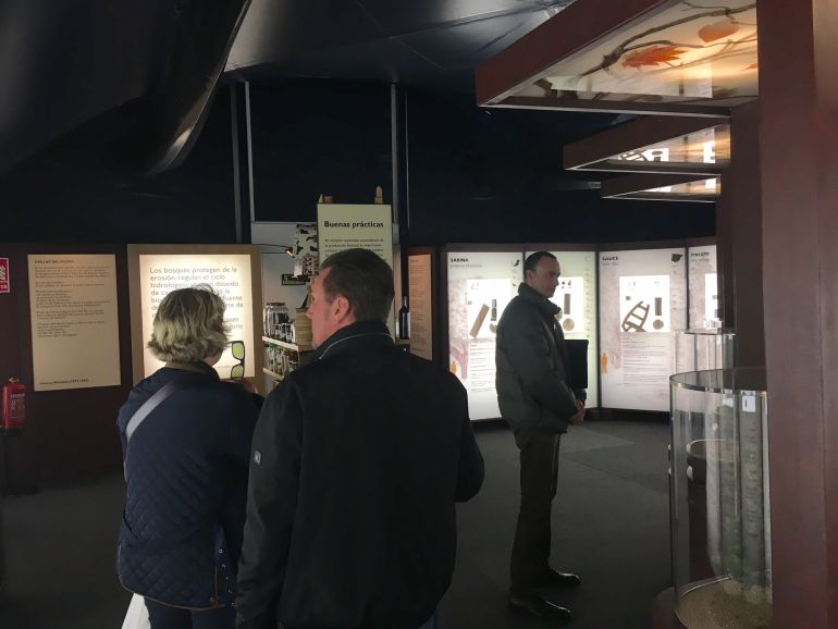 Exposición "El bosque, mucho más que madera". Exposición "El bosque, mucho más que madera".