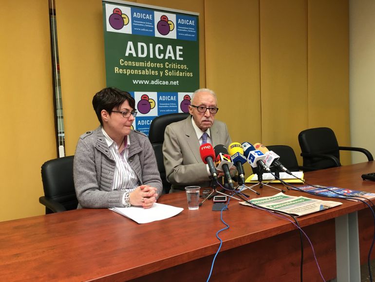 El presidente de ADICAE, Manuel Pardos, durante su comparencia en Zaragoza El presidente de ADICAE, Manuel Pardos, durante su comparencia en Zaragoza