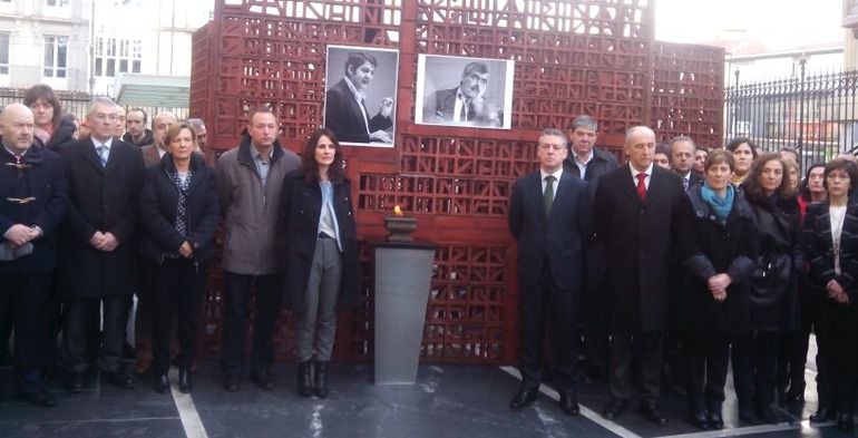 Imagen de un homenaje anterior a Casas y Buesa en el Parlamento Vasco Imagen de un homenaje anterior a Casas y Buesa en el Parlamento Vasco