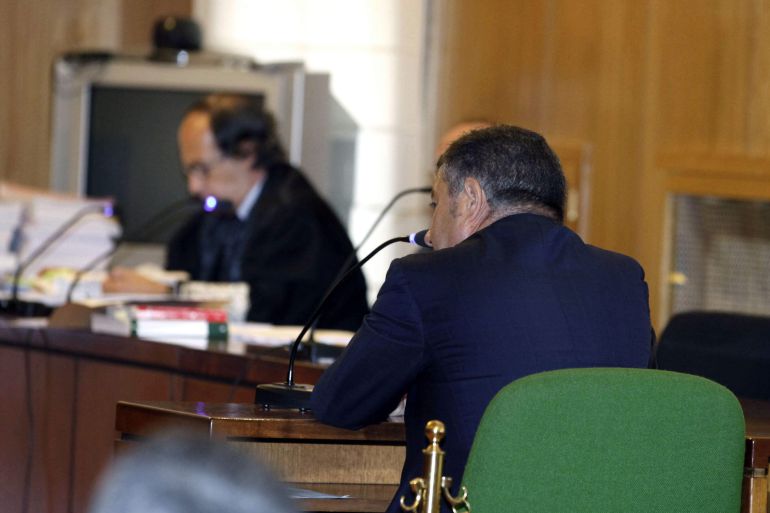 José Manuel Méndez, de espaldas, durante el juicio por el 'caso Arroyo' José Manuel Méndez, de espaldas, durante el juicio por el 'caso Arroyo'