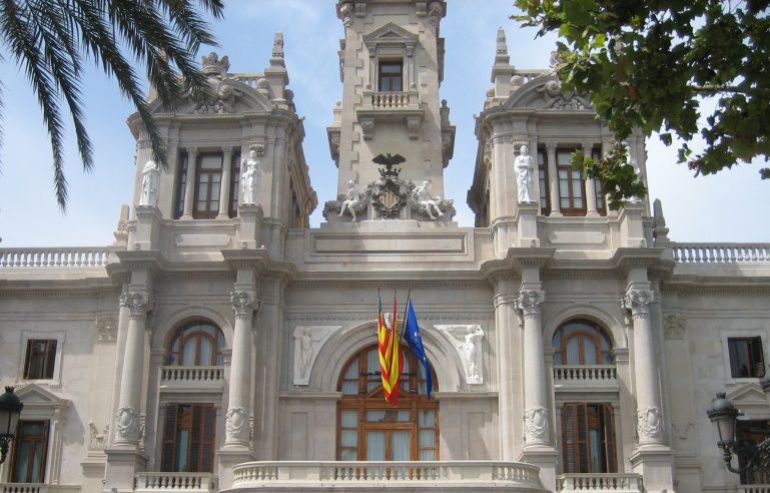 Balcón del Ayuntamiento de Valencia Balcón del Ayuntamiento de Valencia