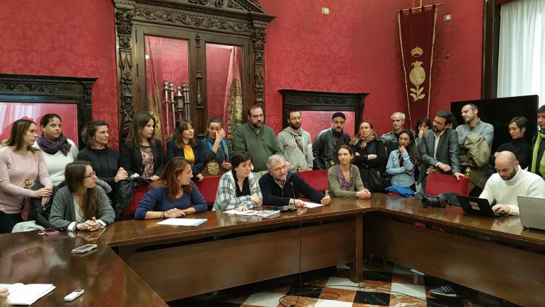 Comparecencia conjuunta de toda la oposición municipal, padres y madres y trabajadores de la Fundación Granada Educa la pasada semana Comparecencia conjuunta de toda la oposición municipal, padres y madres y trabajadores de la Fundación Granada Educa la pasada semana