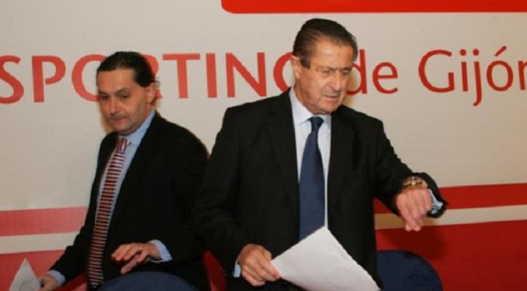 García Amado y Vega-Arango se sientan a la mesa presidencial de una junta de accionistas García Amado y Vega-Arango se sientan a la mesa presidencial de una junta de accionistas