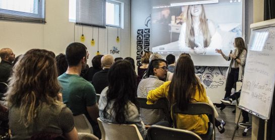 lptrevijano, youtuber con 200.000 suscriptores, durante su charla lptrevijano, youtuber con 200.000 suscriptores, durante su charla