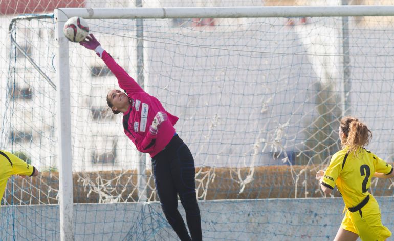 Fútbol Femenino: Sara Serrat: "No confío en volver esta temporada" Fútbol Femenino: Sara Serrat: "No confío en volver esta temporada"
