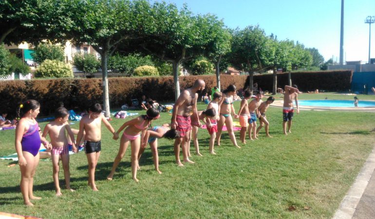 Los niños y niñas tienen la oportunidad de olvidar que son víctimas del conflicto georgiano durante los meses de verano que son acogidos por familias españolas Los niños y niñas tienen la oportunidad de olvidar que son víctimas del conflicto georgiano durante los meses de verano que son acogidos por familias españolas