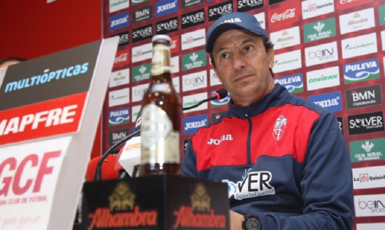 El técnico del Granada CF comparece en rueda de prensa ante los medios El técnico del Granada CF comparece en rueda de prensa ante los medios