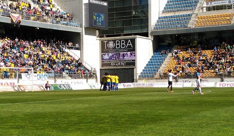 Jugadores del Cádiz celebran un gol Jugadores del Cádiz celebran un gol