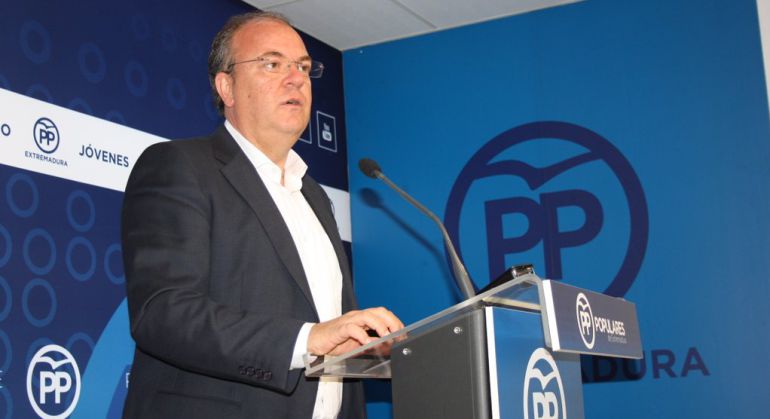 José Antonio Monago, en su comparecencia en la sede regional del PP José Antonio Monago, en su comparecencia en la sede regional del PP