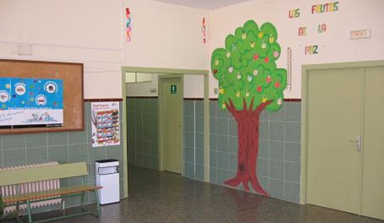 Interior del CEIP Cervantes, donde los niños asisten a clase Interior del CEIP Cervantes, donde los niños asisten a clase