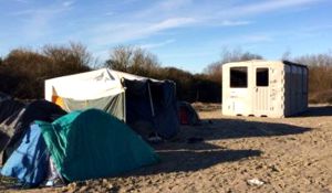 SER Universitarios: Un techo para los refugiados de ‘La Jungla’ de Calais SER Universitarios: Un techo para los refugiados de ‘La Jungla’ de Calais