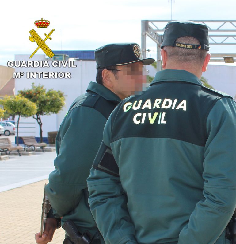 La Guardia Civil halla un feto en una bolsa de plástico en una finca de Lucena La Guardia Civil halla un feto en una bolsa de plástico en una finca de Lucena