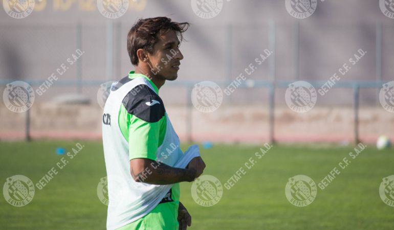 El defensa uruguayo Damián Suárez durante la sesión de entrenamientos de este miércoles El defensa uruguayo Damián Suárez durante la sesión de entrenamientos de este miércoles