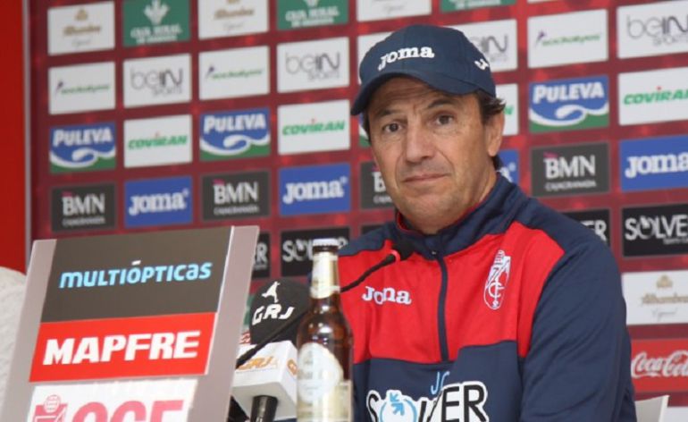 El técnico del Granada, en rueda de prensa El técnico del Granada, en rueda de prensa