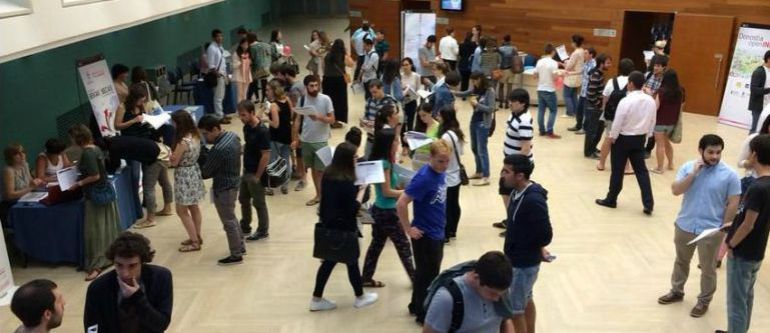 Población activa jóvenes 16 a 24 años ha abandonado León durante la crisis: La mitad de la población activa de entre 16 y 24 años ha abandonado León Población activa jóvenes 16 a 24 años ha abandonado León durante la crisis: La mitad de la población activa de entre 16 y 24 años ha abandonado León
