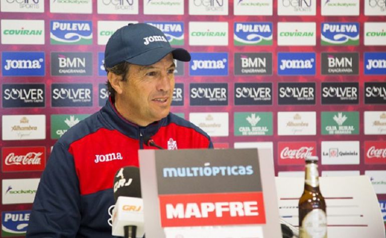 El técnico del Granada CF, José González en rueda de prensa El técnico del Granada CF, José González en rueda de prensa
