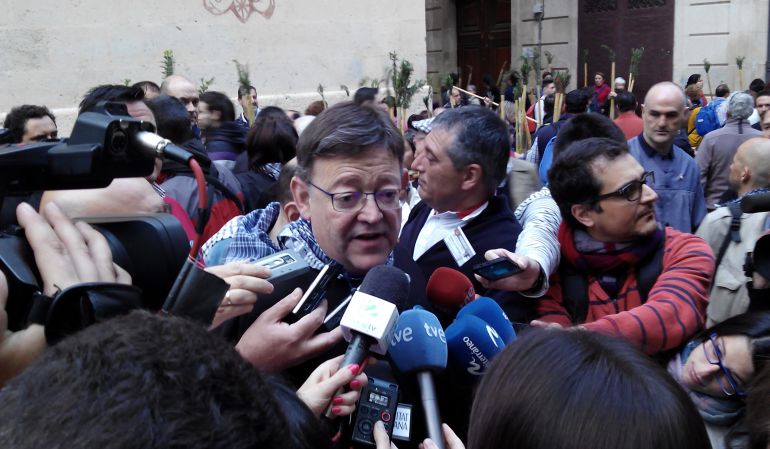 Haciendo política hasta en La Peregrina Haciendo política hasta en La Peregrina