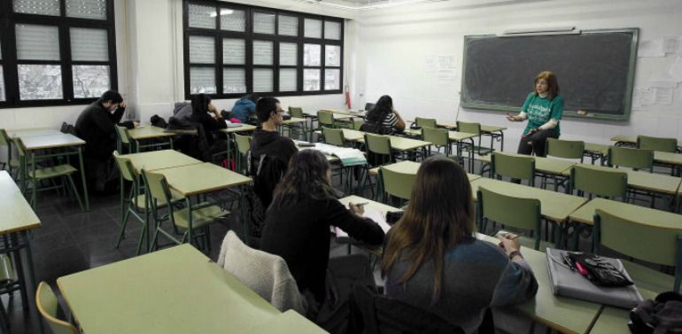 La Asamblea aprueba que los interinos trabajen el curso completo La Asamblea aprueba que los interinos trabajen el curso completo