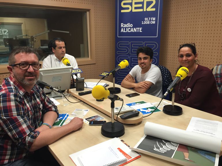 Alejandro, Mercedes Santiago y Antón Fernández de la Fundación Secretariado Gitano en Alicante Alejandro, Mercedes Santiago y Antón Fernández de la Fundación Secretariado Gitano en Alicante