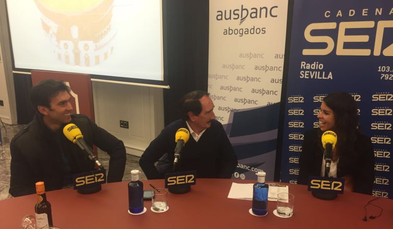 De izquierda a derecha, Sergio Galán, Manolo Molés y Lea Vicens De izquierda a derecha, Sergio Galán, Manolo Molés y Lea Vicens