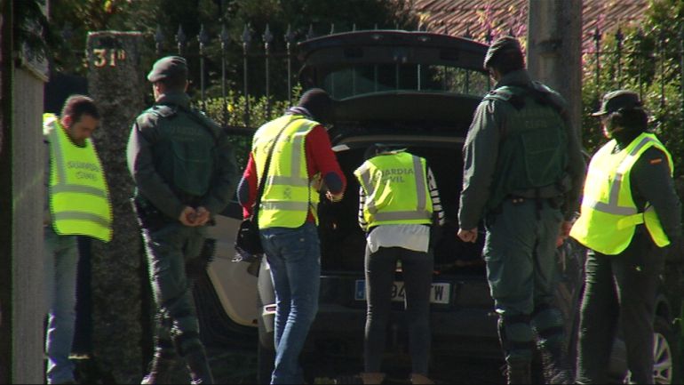 Agentes de la Guardia Civil. Archivo Agentes de la Guardia Civil. Archivo