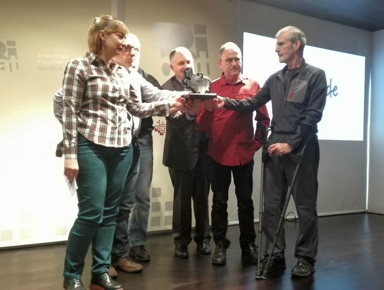 La asociación Martxoak 3 recibe el premio SER alavés del director de SER Vitoria La asociación Martxoak 3 recibe el premio SER alavés del director de SER Vitoria