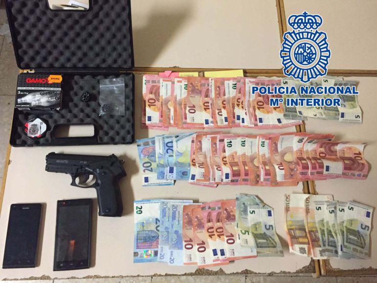 Dos detenidos por atracar una farmacia en Carabanchel Dos detenidos por atracar una farmacia en Carabanchel
