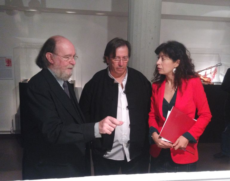 Joaquín Díaz y Luis Delgado, comisariados de la exposición junto a la Concejal de Cultura, Ana Redondo Joaquín Díaz y Luis Delgado, comisariados de la exposición junto a la Concejal de Cultura, Ana Redondo