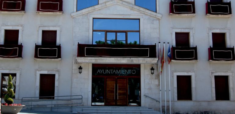 Fachada del Ayuntamiento de Campo de Criptana Fachada del Ayuntamiento de Campo de Criptana